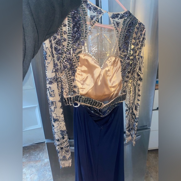 Size 0 not altered ever always been stored in a zippered dress bag - Picture 2 of 4